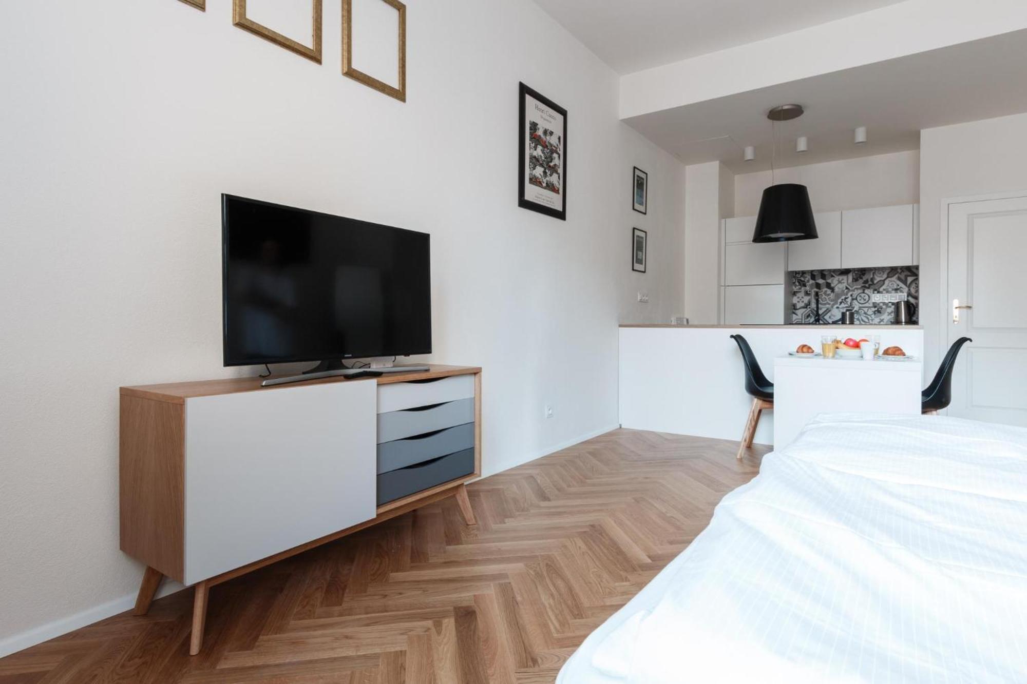 Days - Art Deco - Center Apartment