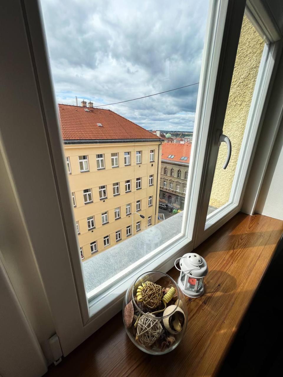 Stylish In Heart Of Zizkov Near Iconic Sites Prague