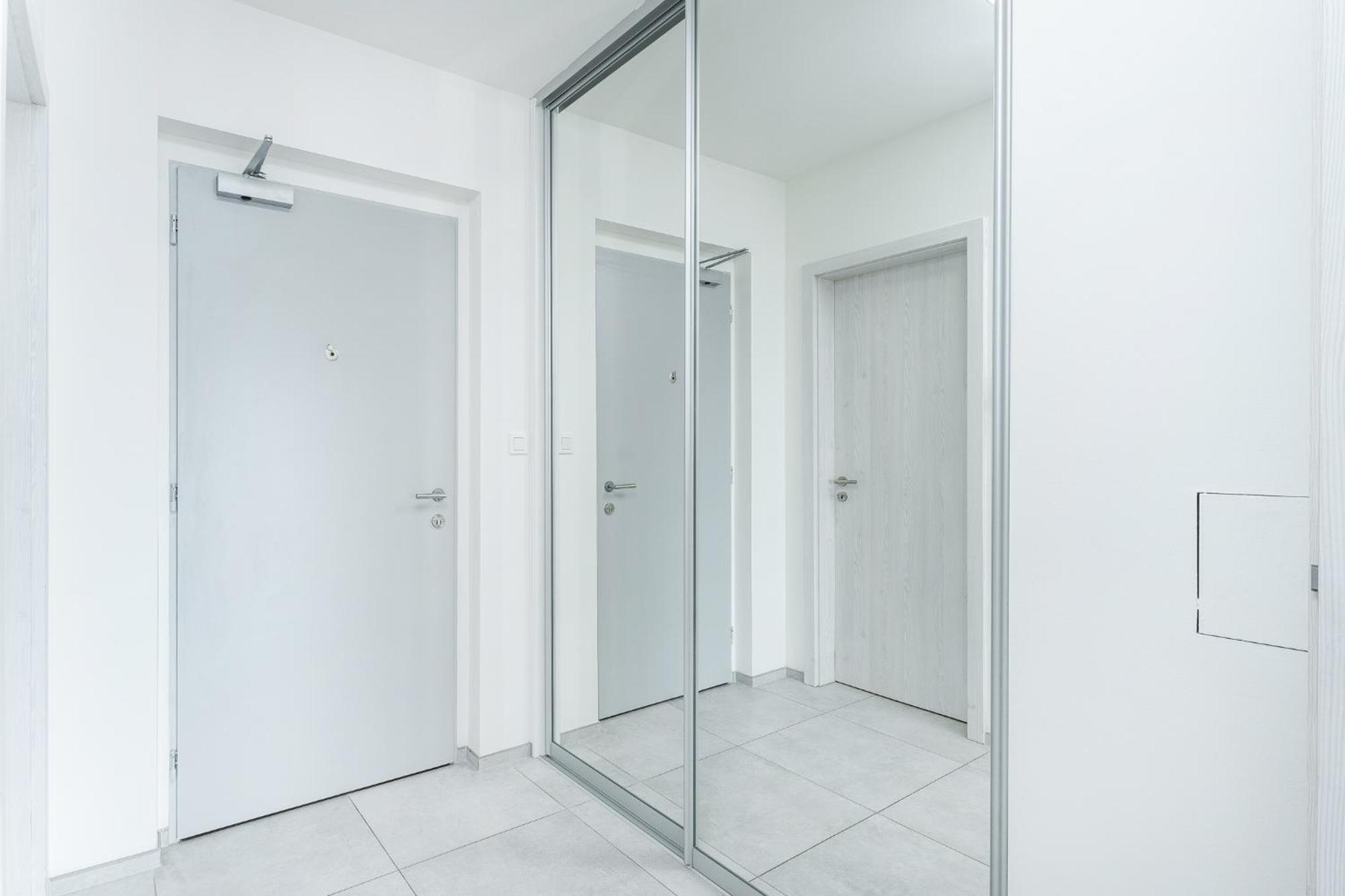 One Bedroom O2 Arena Dinopark *