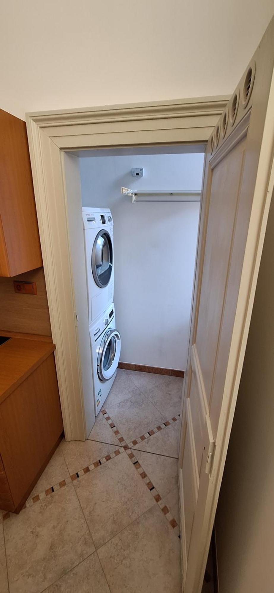 Apartment Center Thomas No1 *