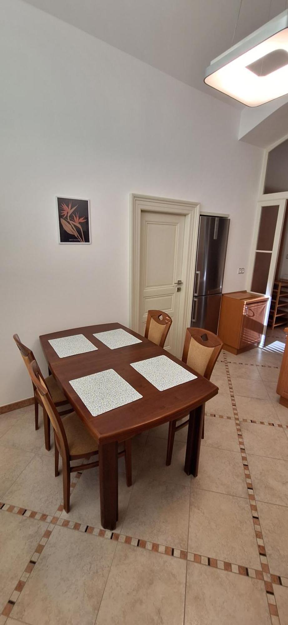Center Thomas No1 Apartment *