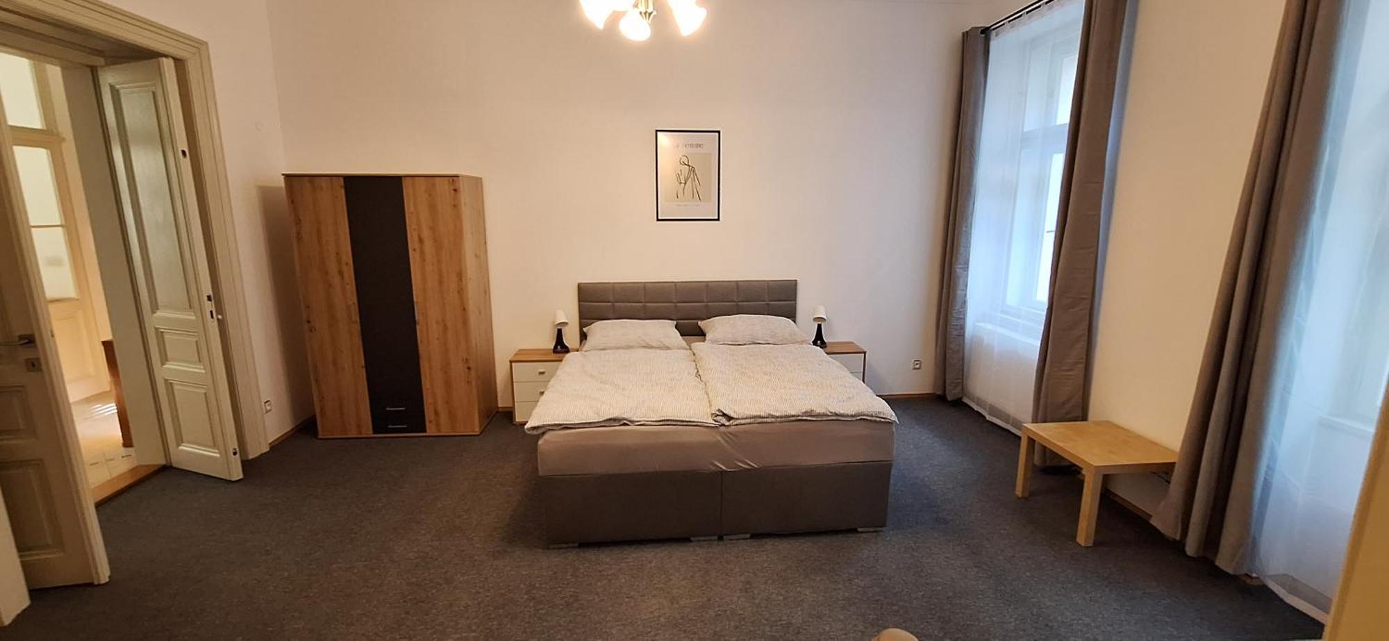 Apartment Center Thomas No1 *
