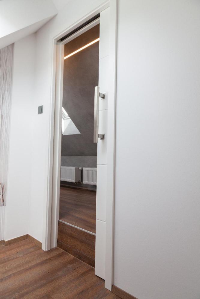 3kk - 115m2 V Klidne Lokalite - 4 * Prag