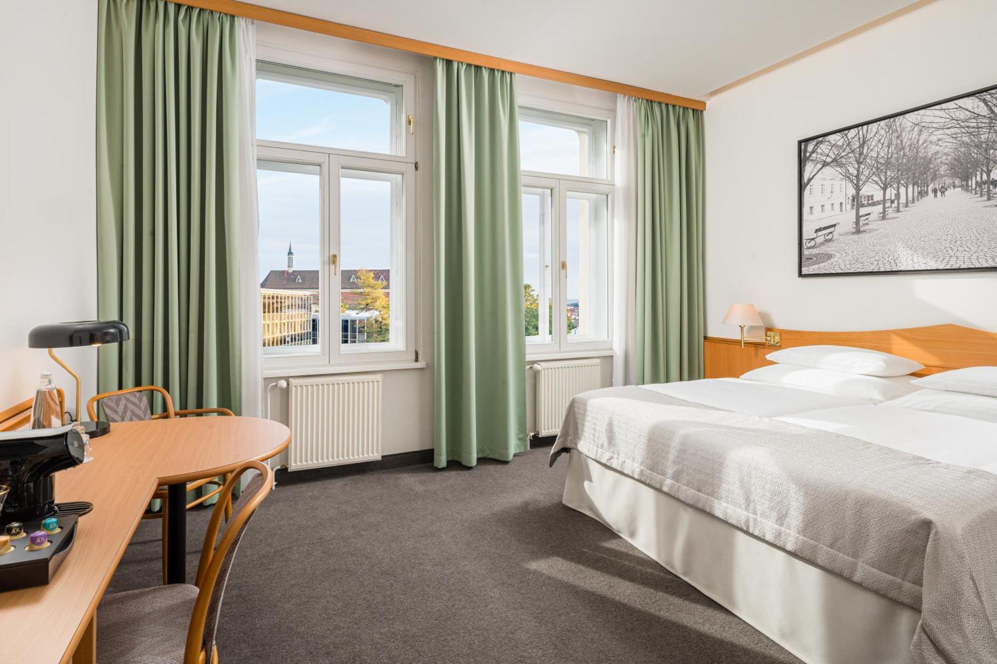 Western Moran 4* Prague