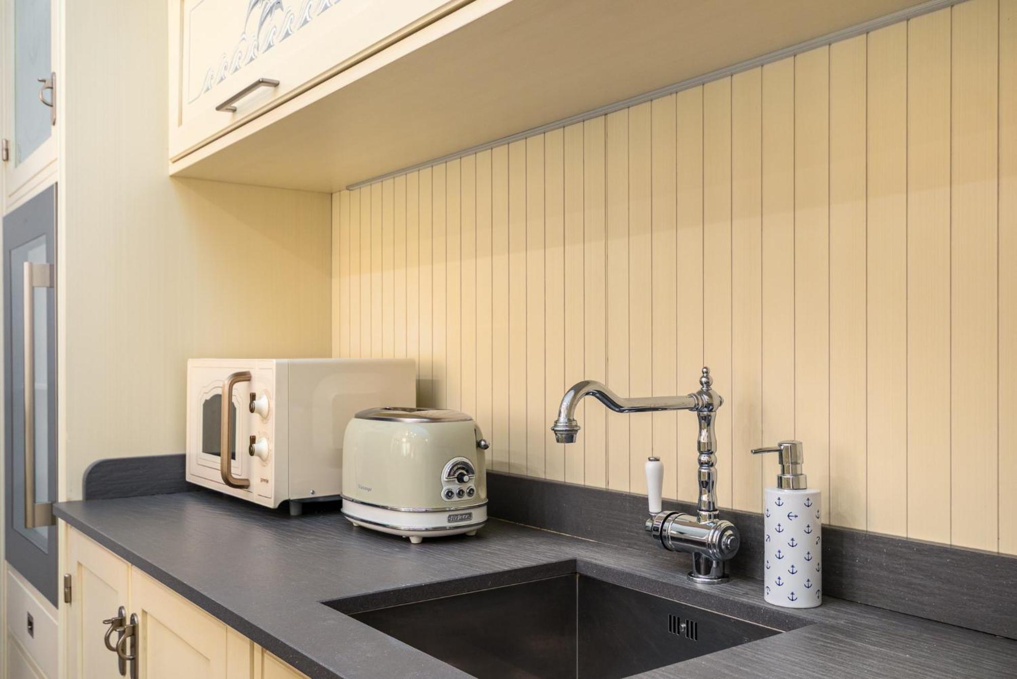 Luxury Yacht-style Old Town Apartamento *