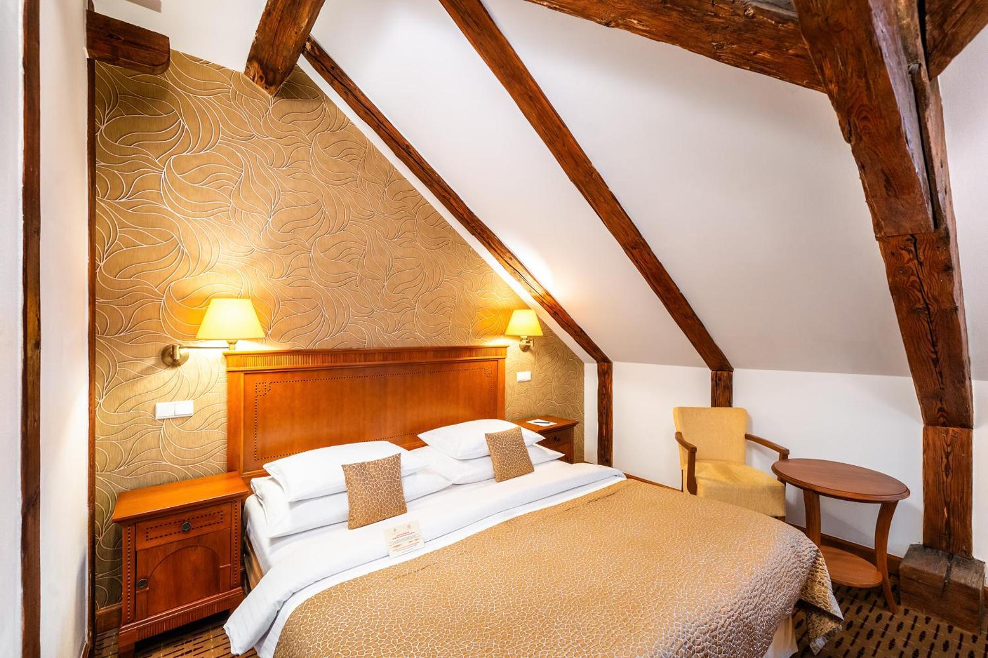 Hotel Majestic Plaza 4*