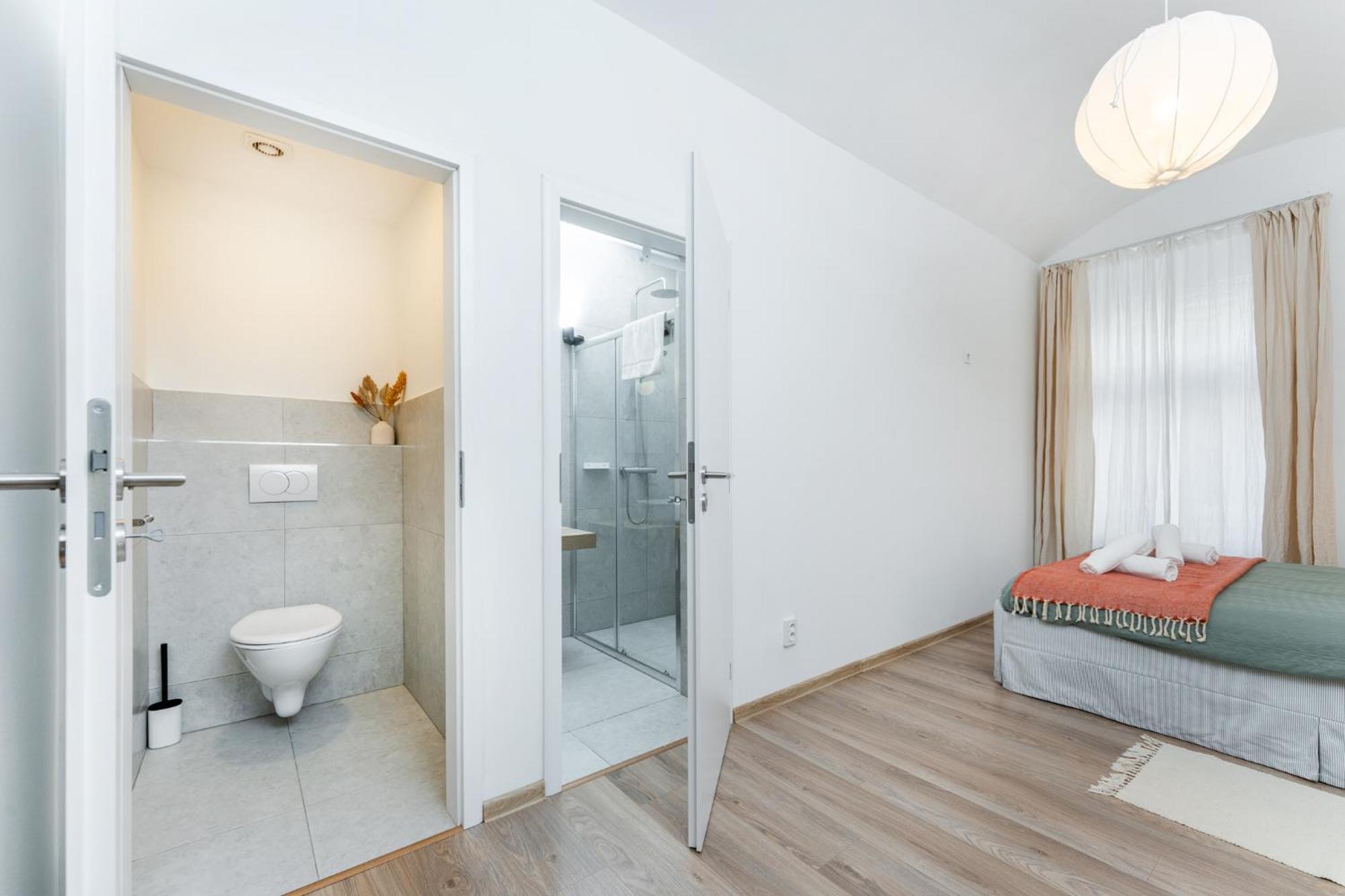 10 Minutes National Museum Prague, Cozy Apartment