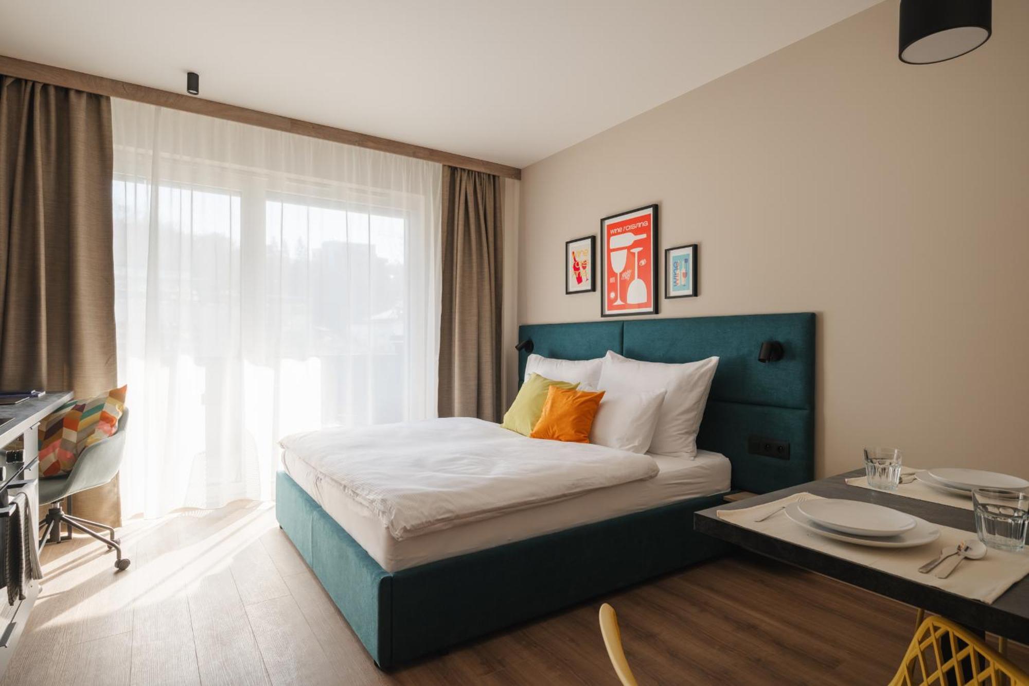 Apartment Avenue *