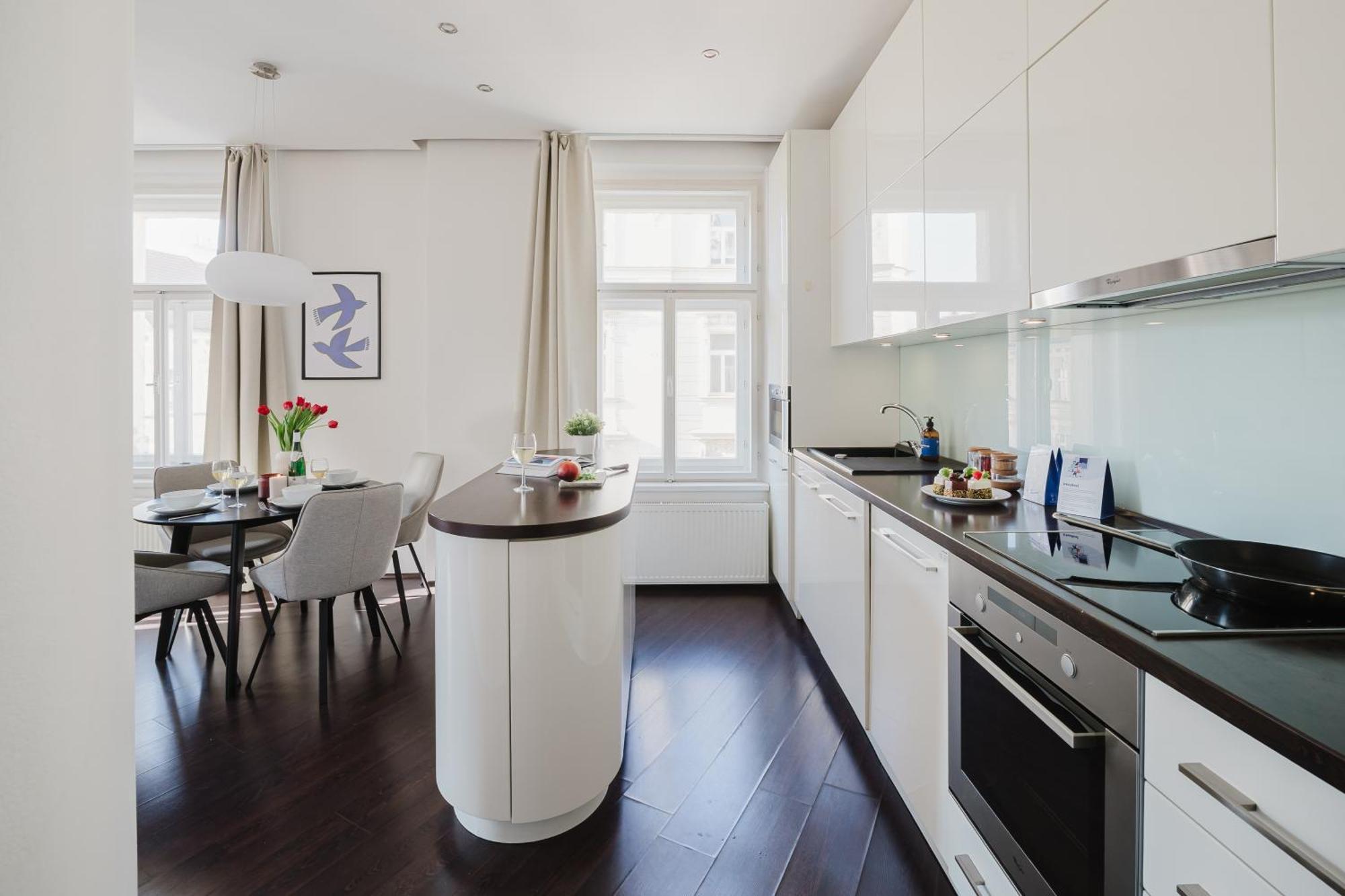 Days - Stylish - Netflix - Hip District * Prague
