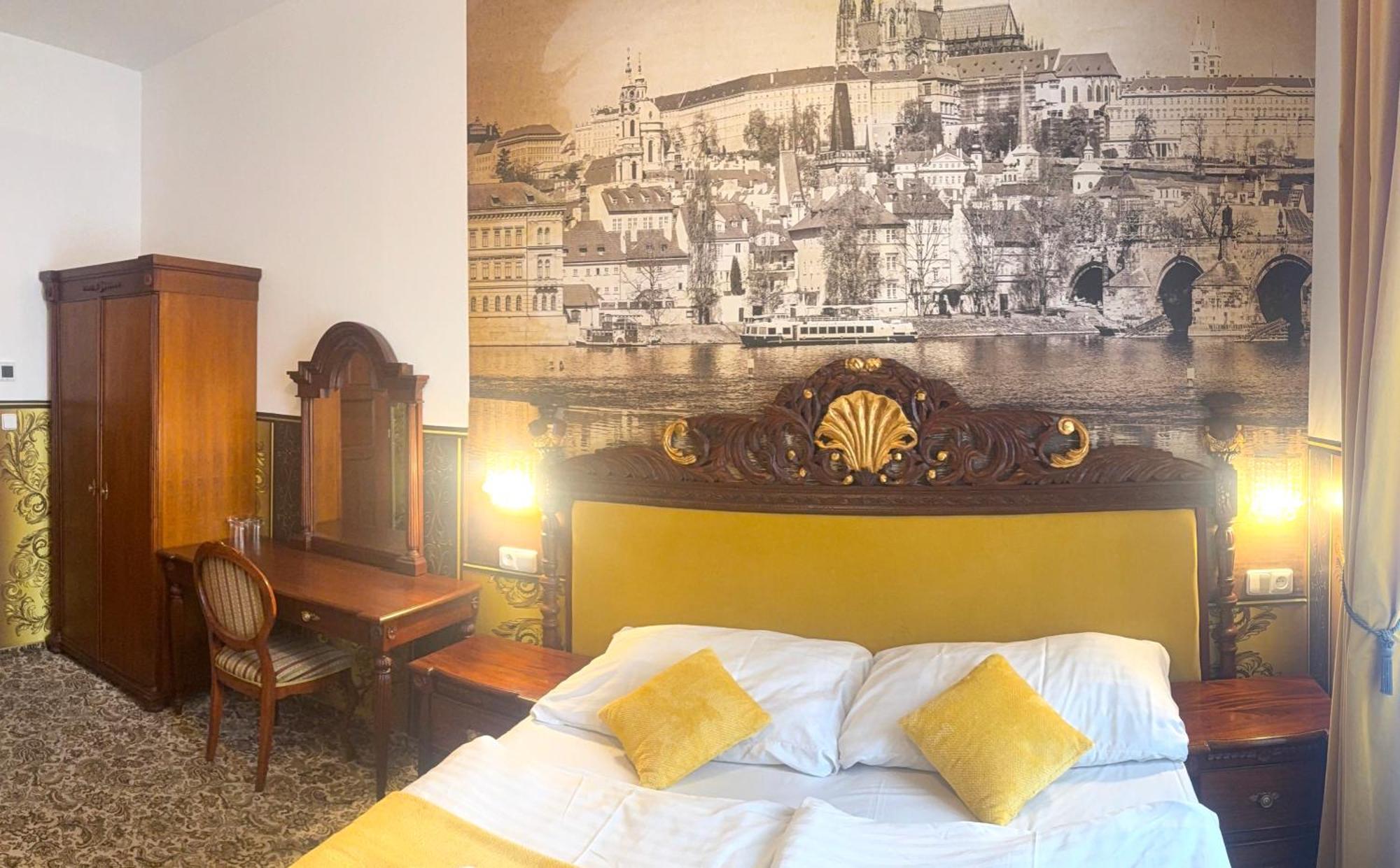 Liliova Old Town Hotel