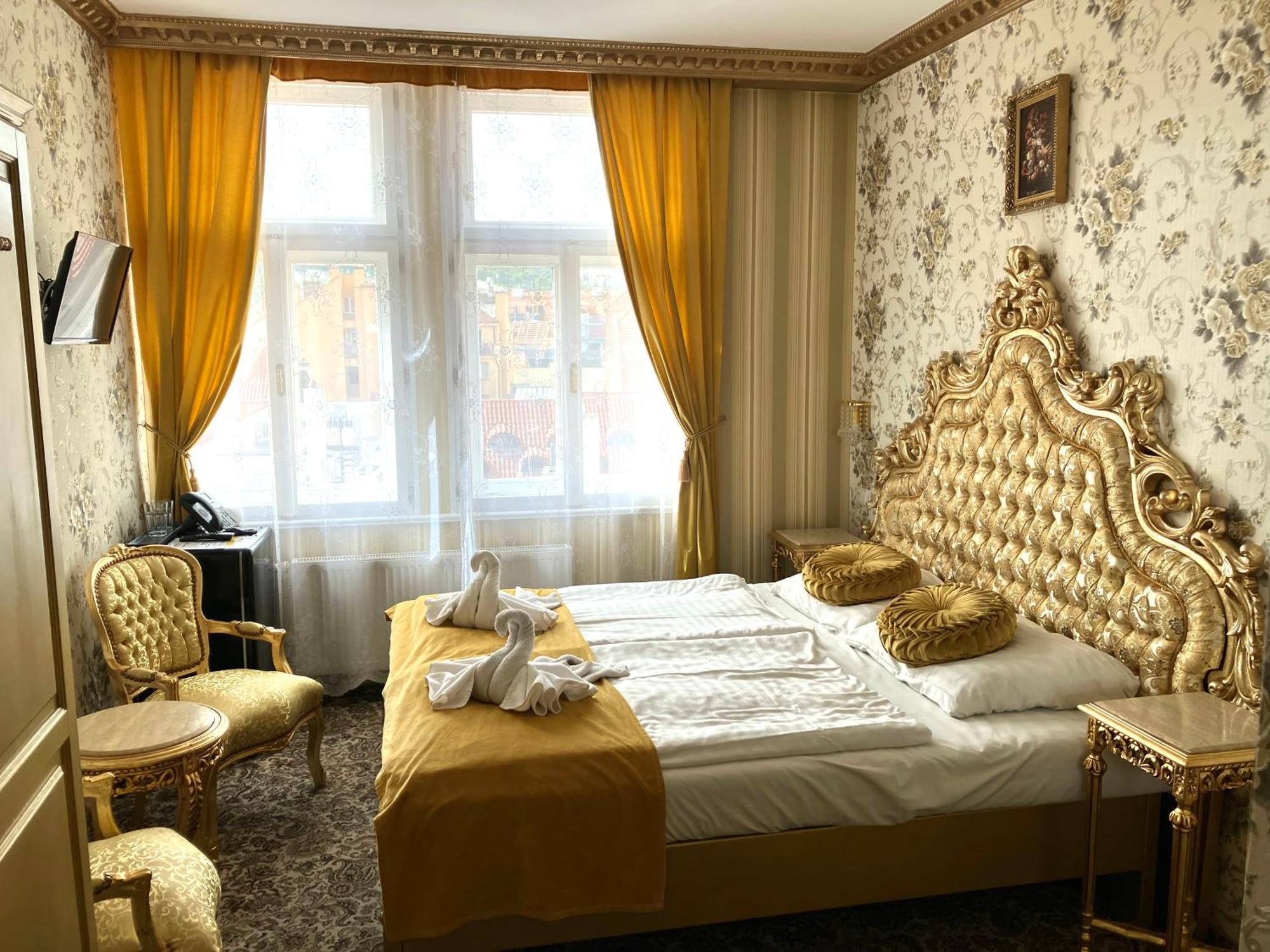 Liliova Old Town Hotel 4*