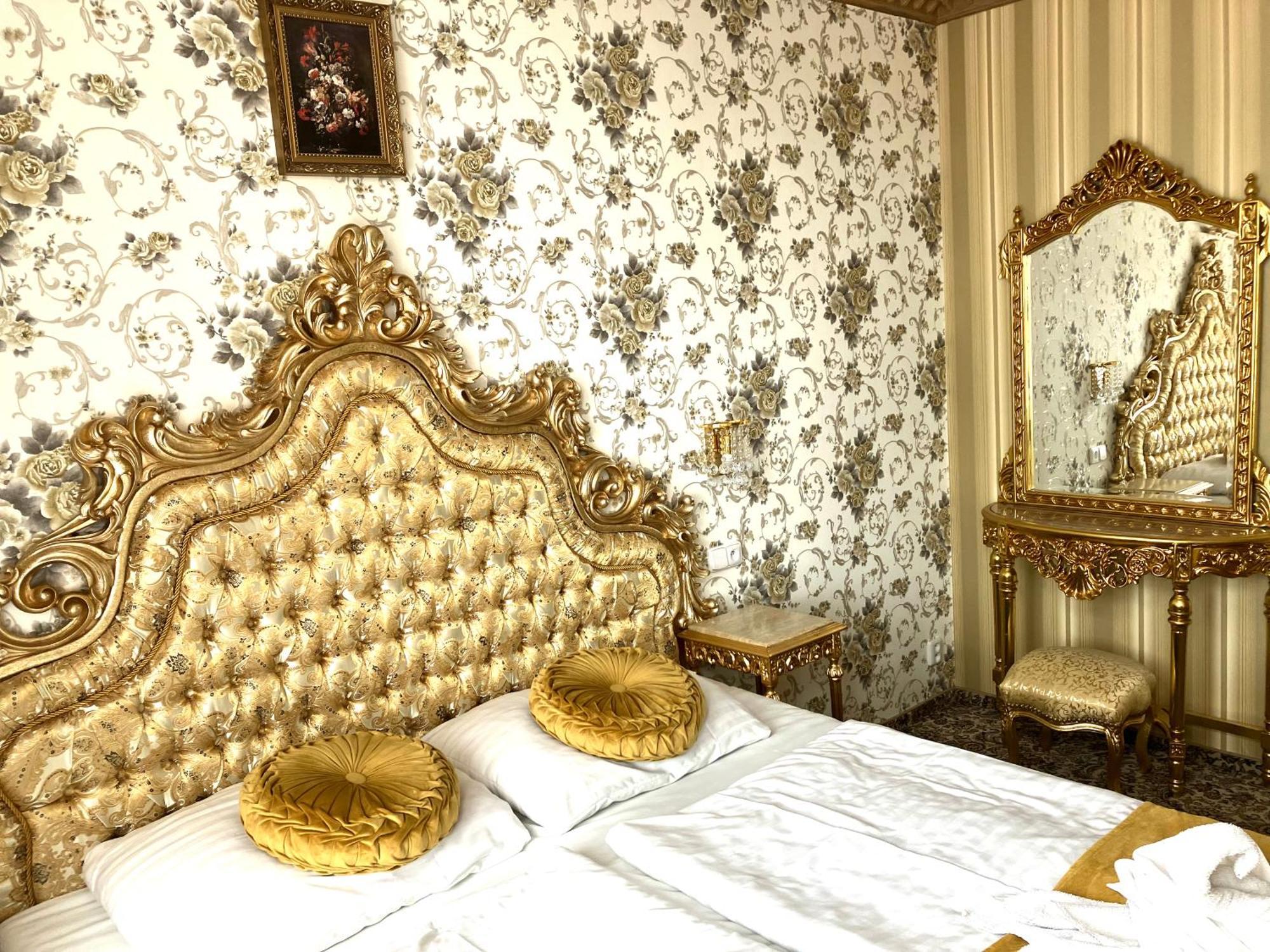 Liliova Old Town Hotel 4*