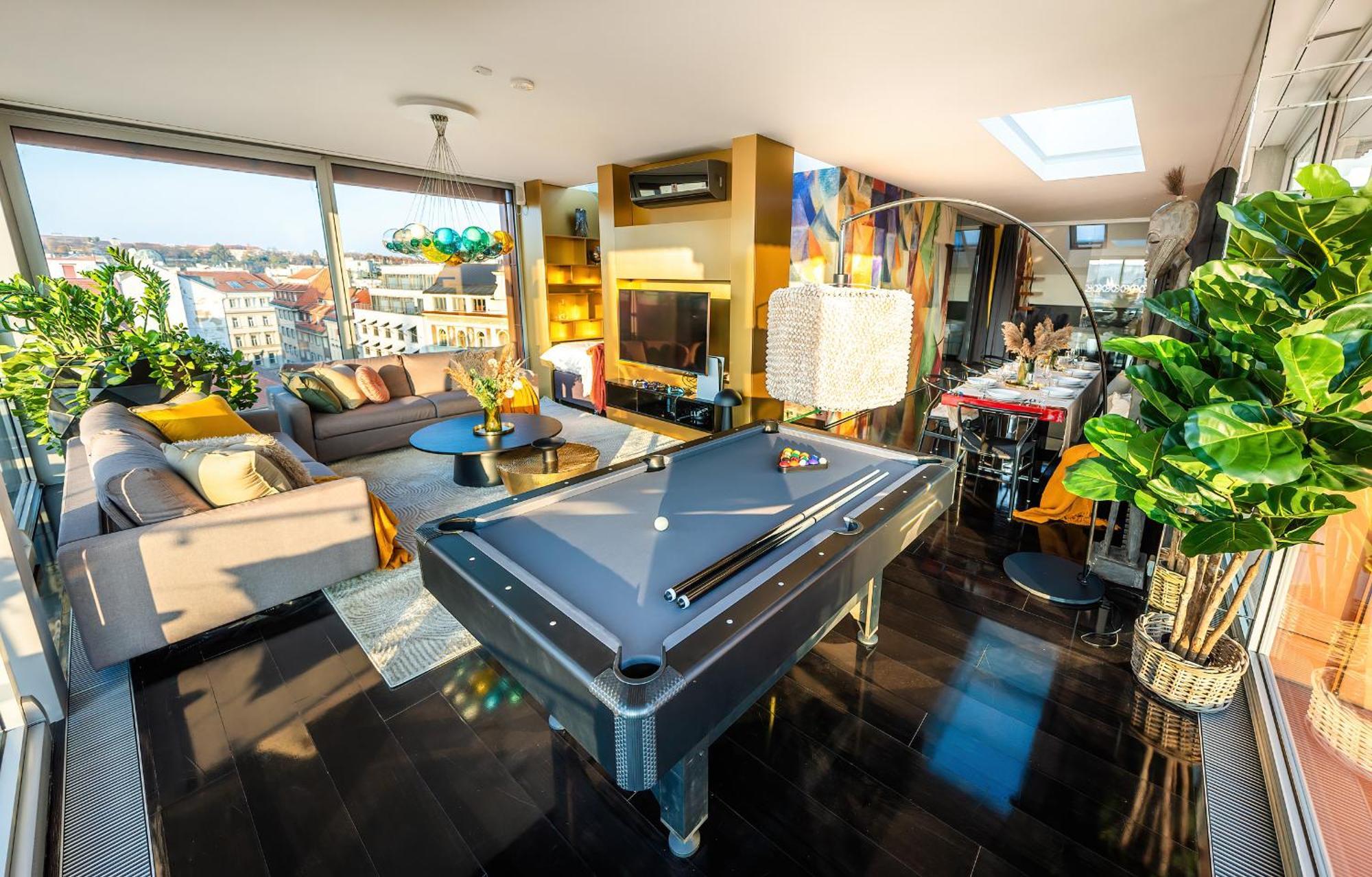 Billionaires Boutique & Premium Suites, Old Town Apartamento