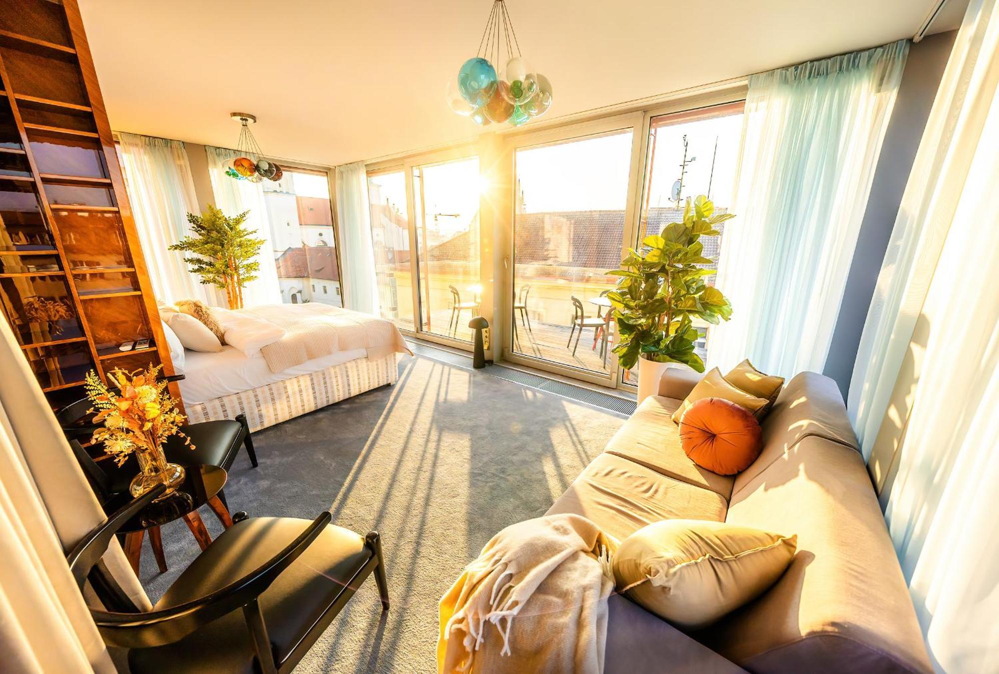 Billionaires Boutique & Premium Suites, Old Town *