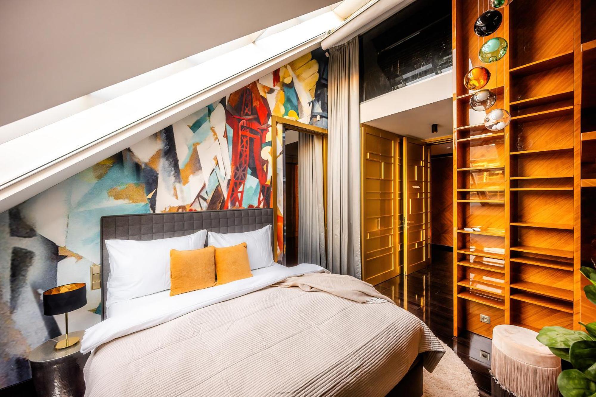 Billionaires Boutique & Premium Suites, Old Town *
