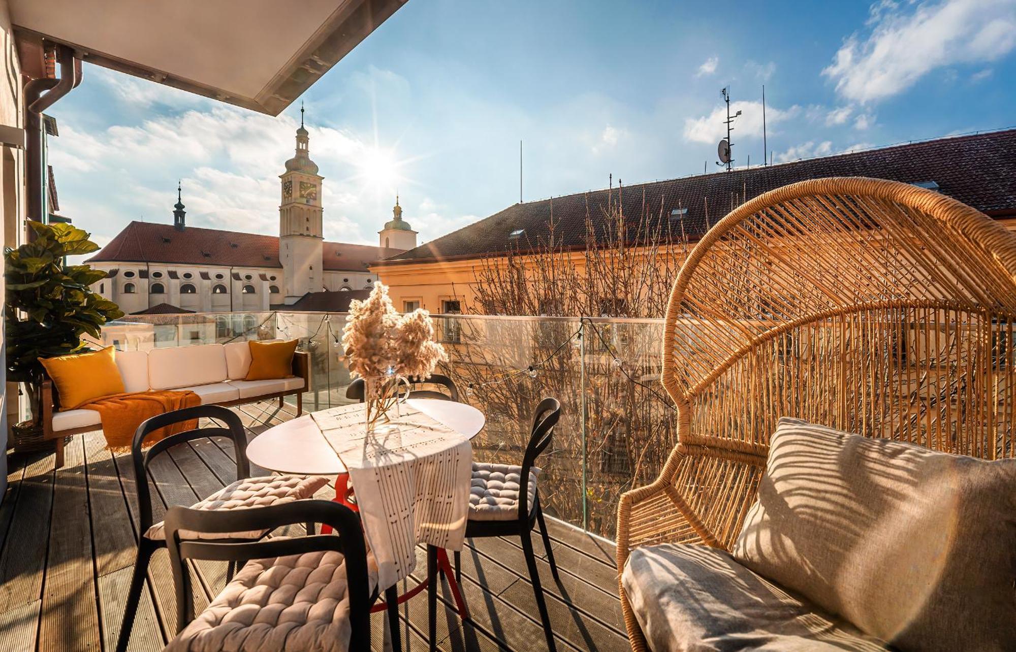 Billionaires Boutique & Premium Suites, Old Town Apartamento