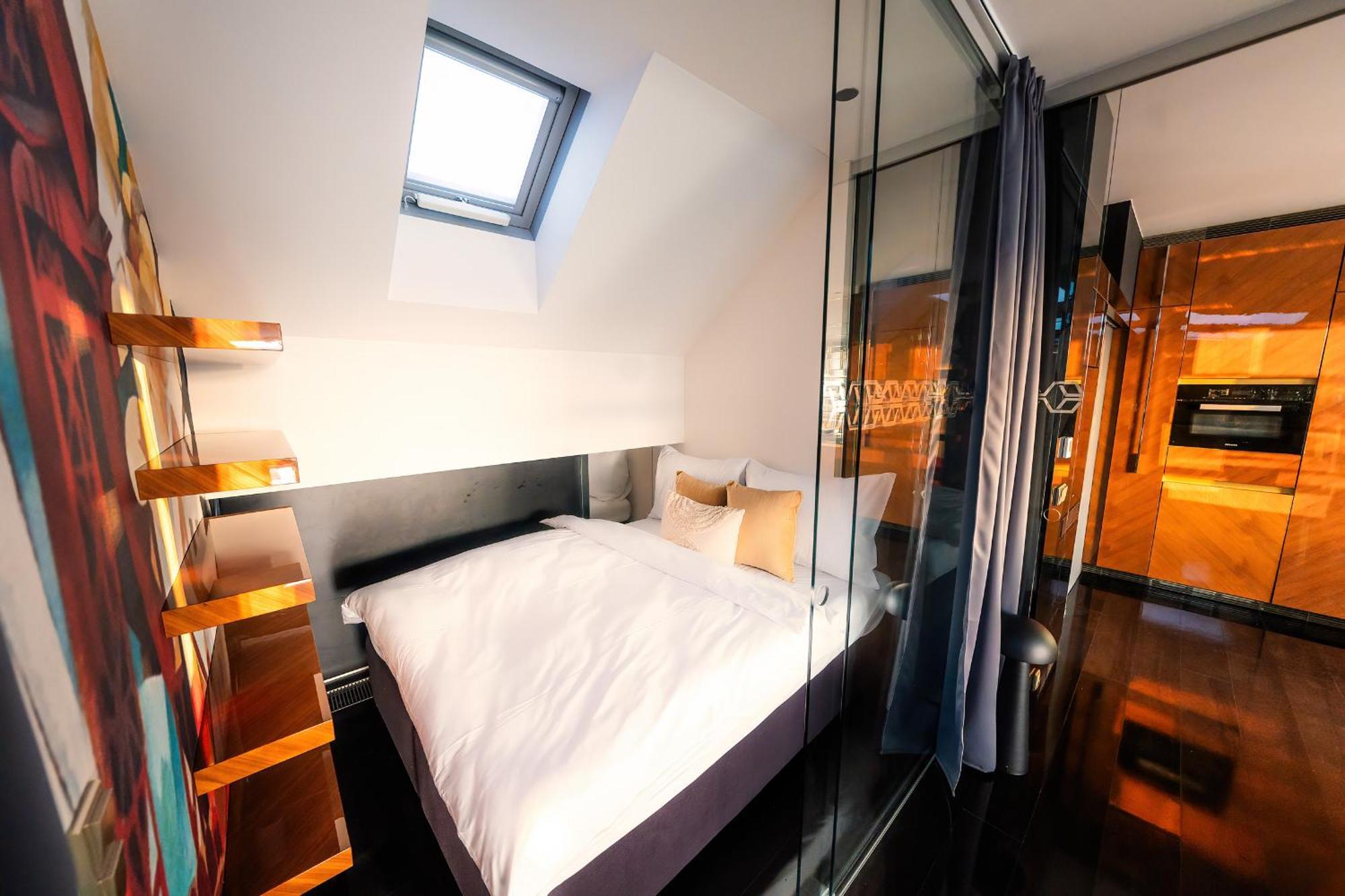 Billionaires Boutique & Premium Suites, Old Town Apartamento