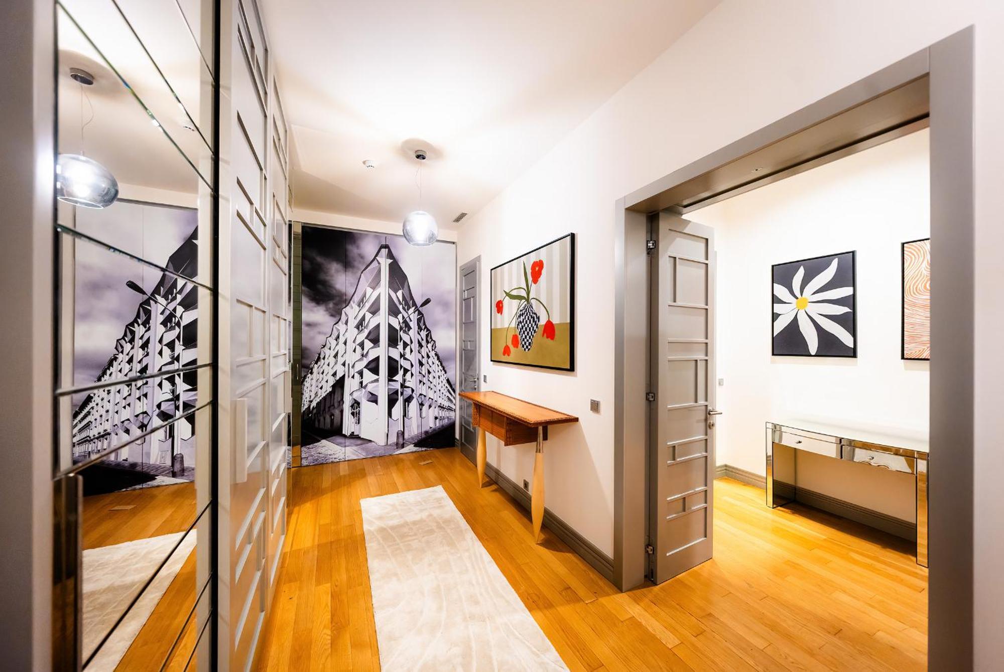 Billionaires Boutique & Premium Suites, Old Town