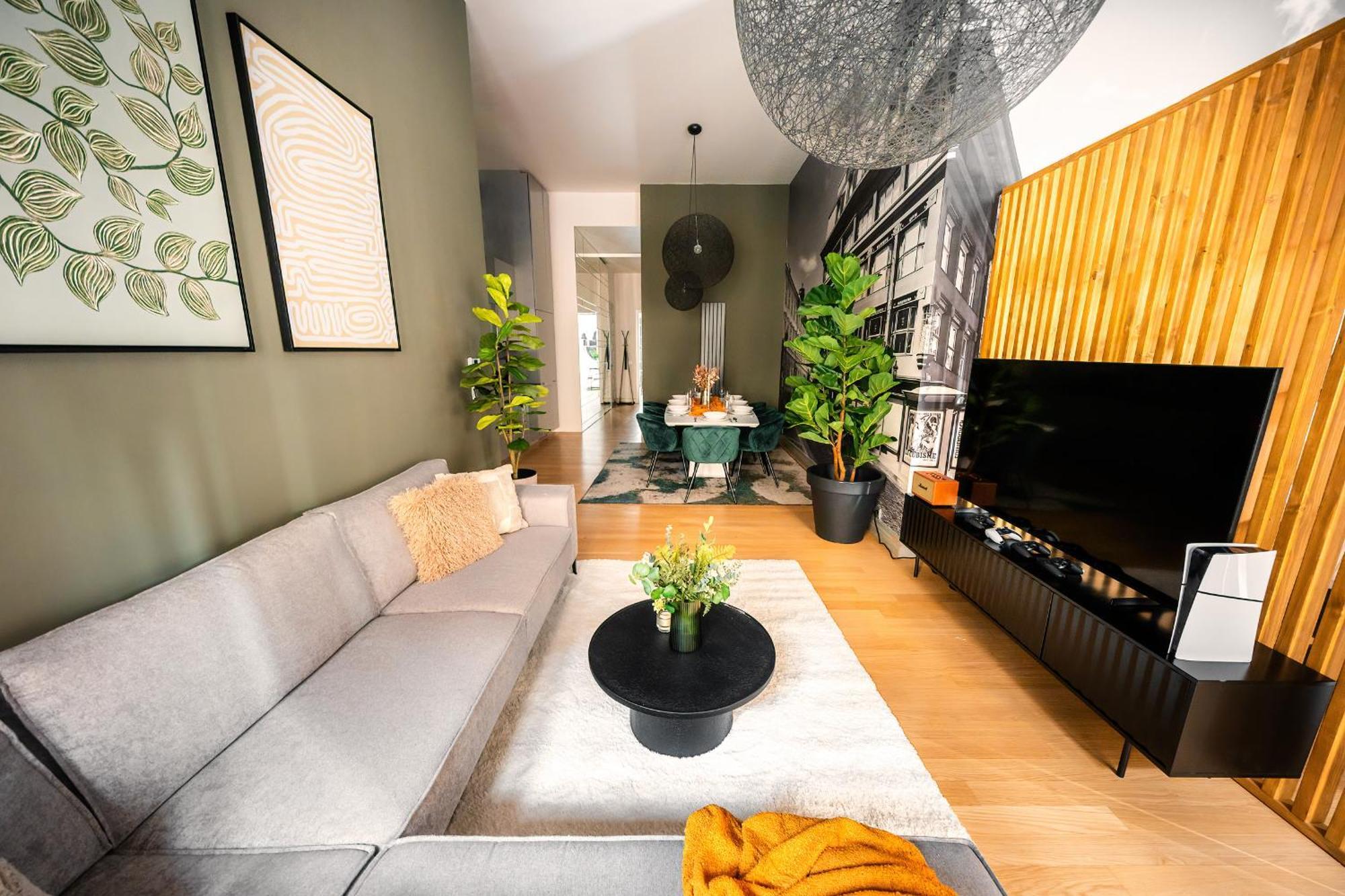Billionaires Boutique & Premium Suites, Old Town