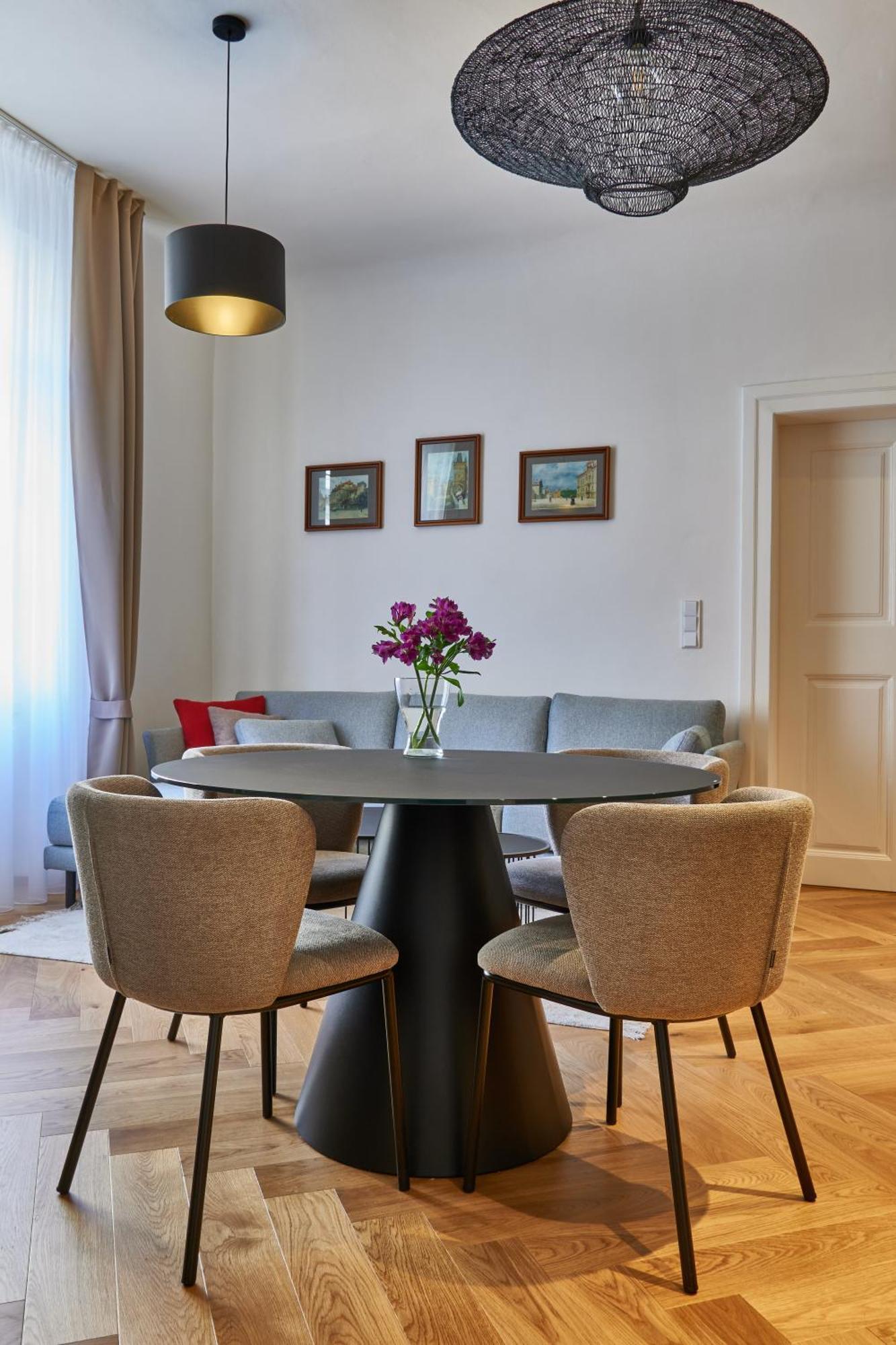 Three Golden Crowns Apartments Aparthotel 3*