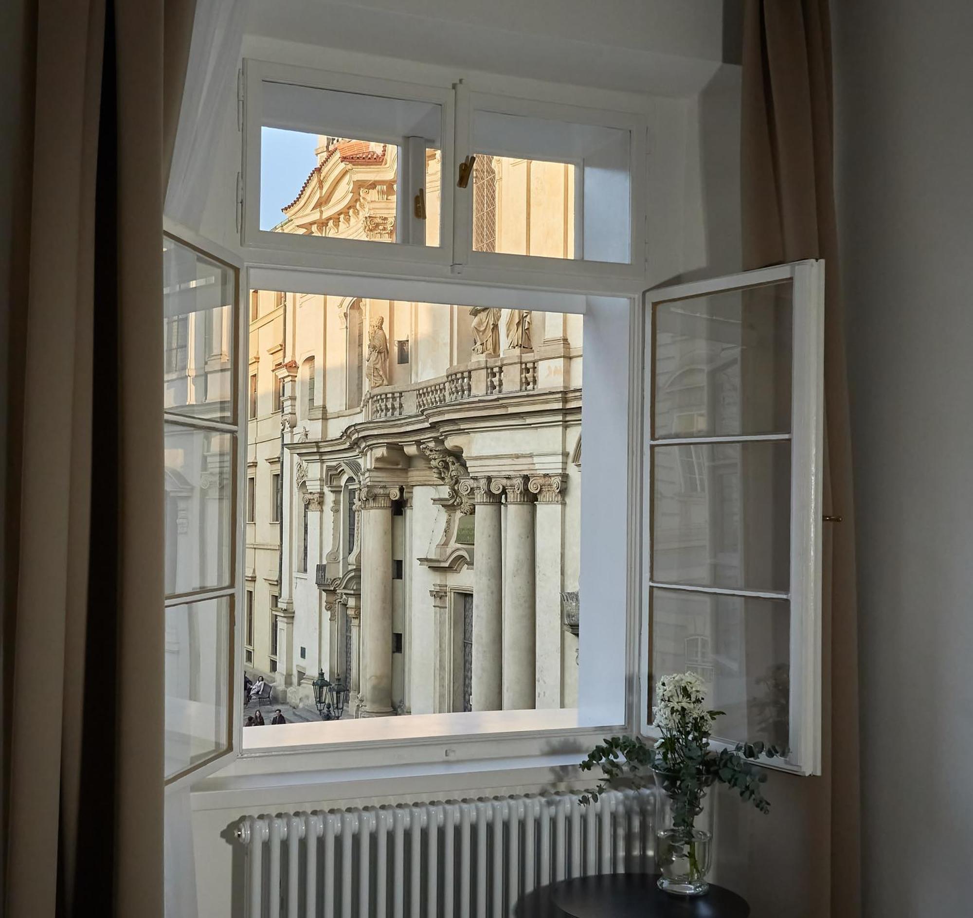 Aparthotel Three Golden Crowns Apartments 3*