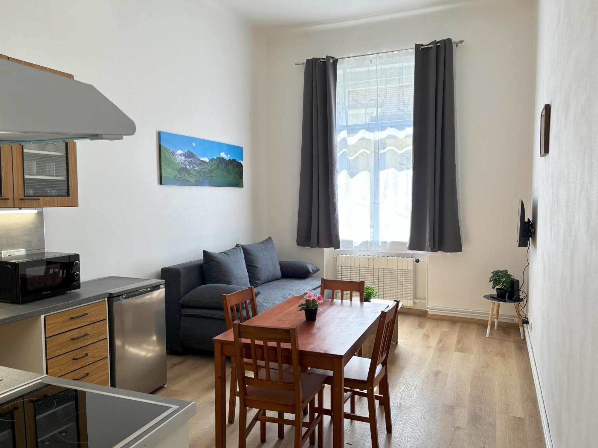 City Center & L'opera Guest house 2*