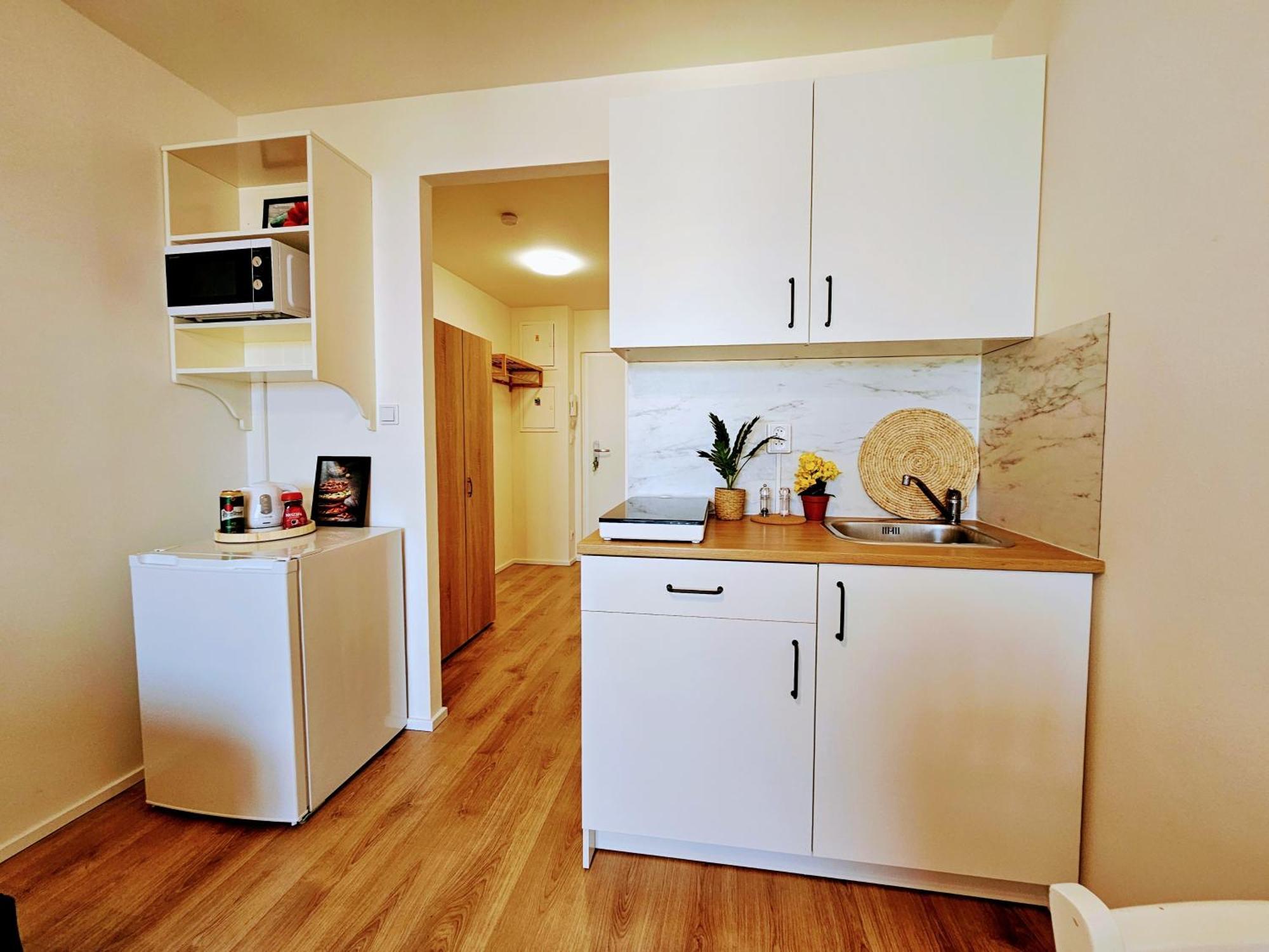 Live Apartment *
