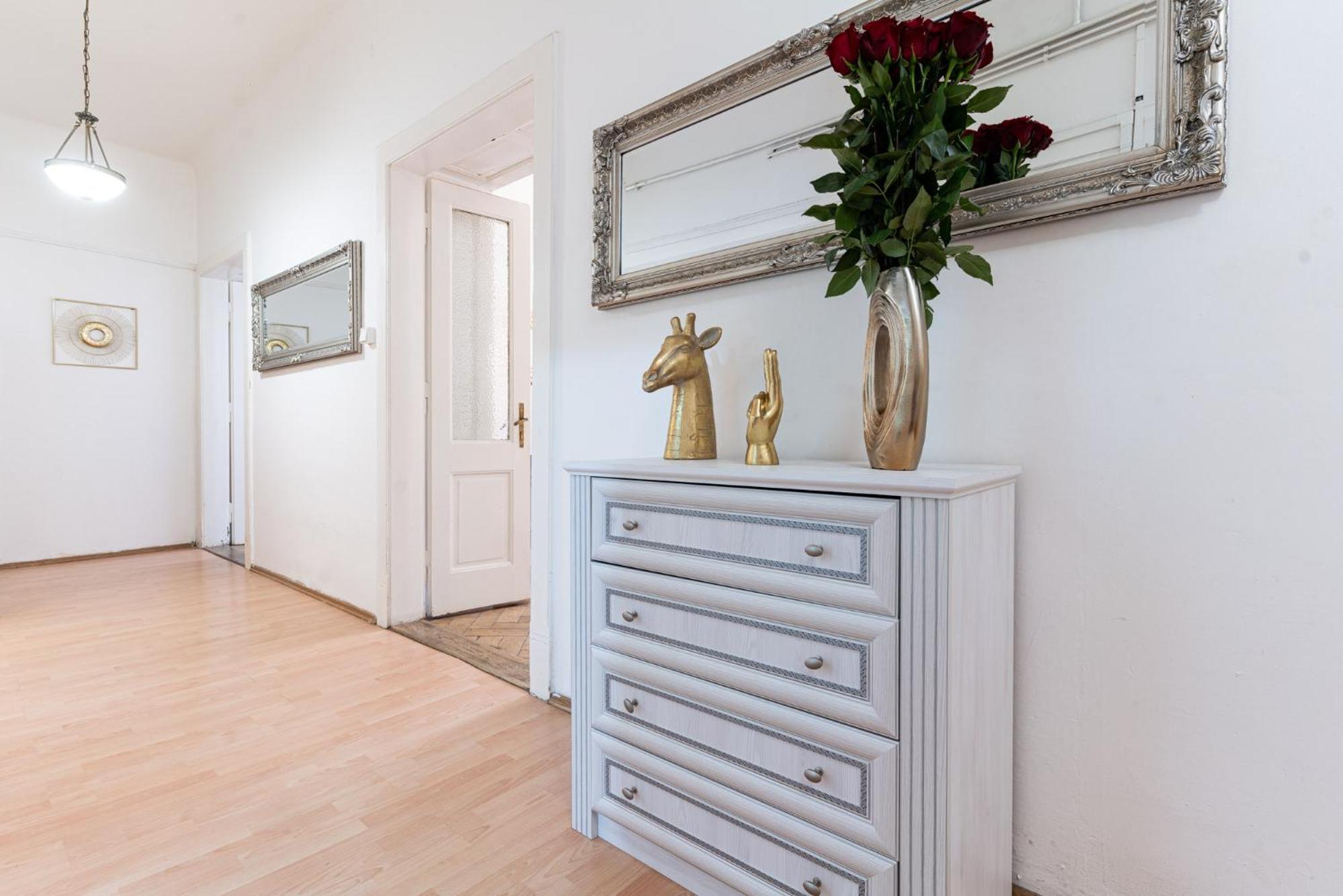 Of Victory Apartment *