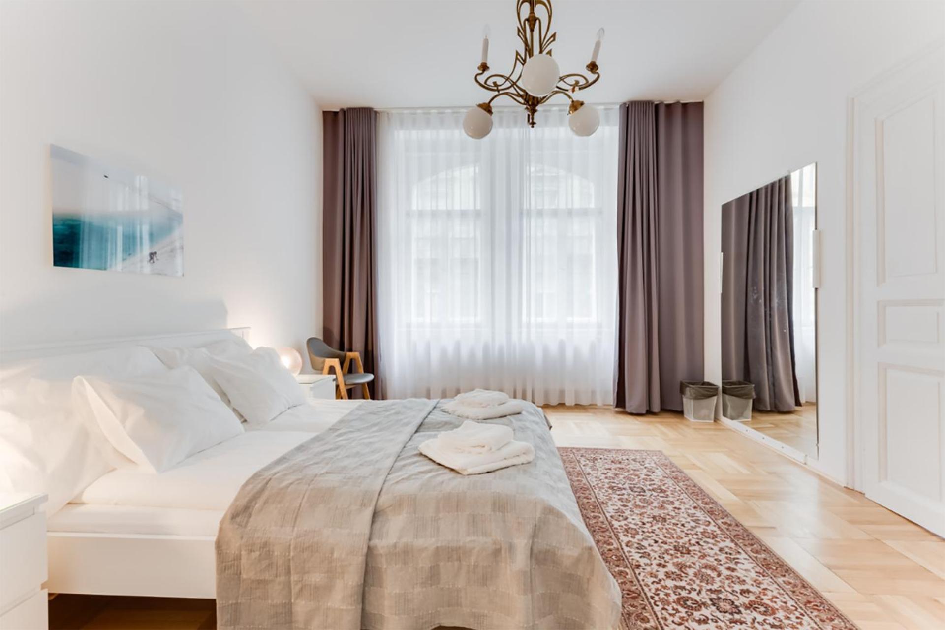 Historic Center - Stylish Family With Balcony Next To River * Praga
