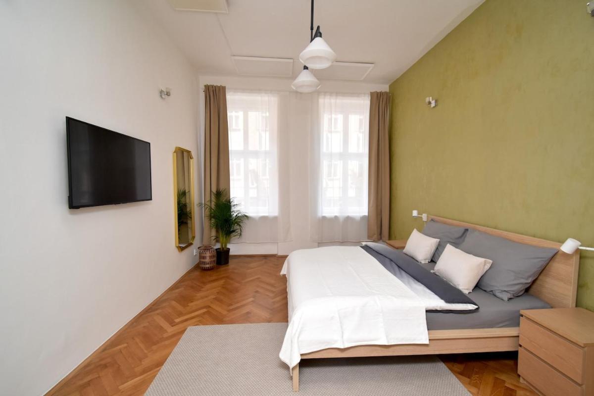 Apartment One Bedroom *