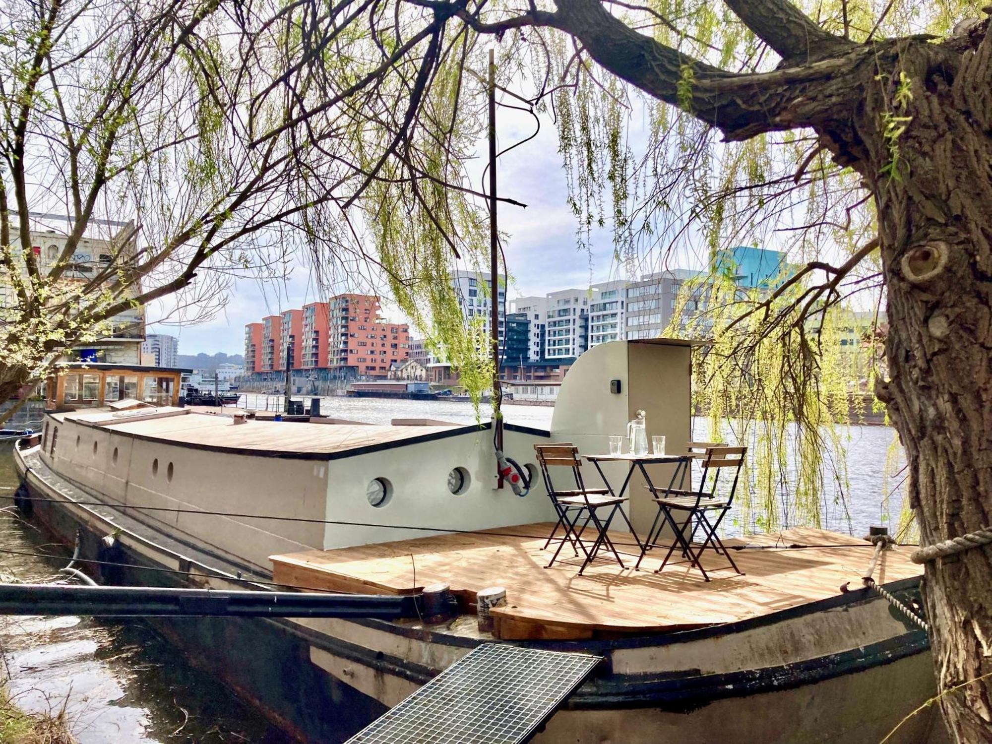 Botel On Boat, Privat Pier, Free Parking
