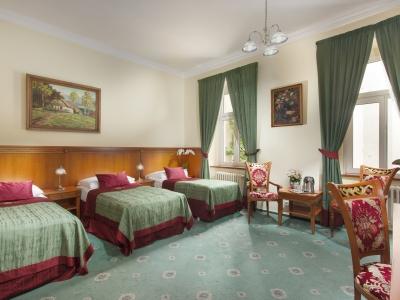 Garden Hotel