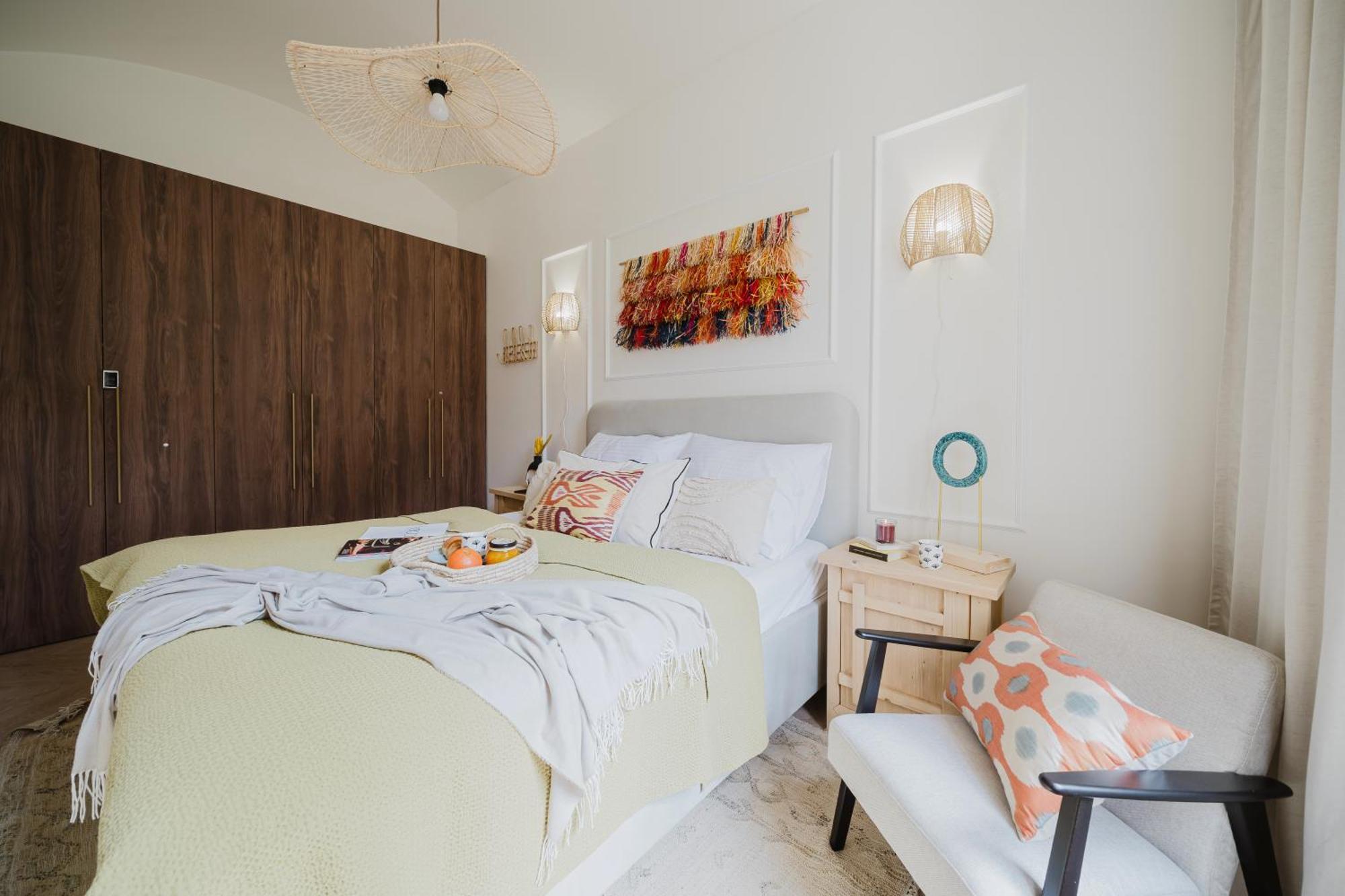 Days - Boho One-bedroom With Netflix In Vinohrady Apartment *