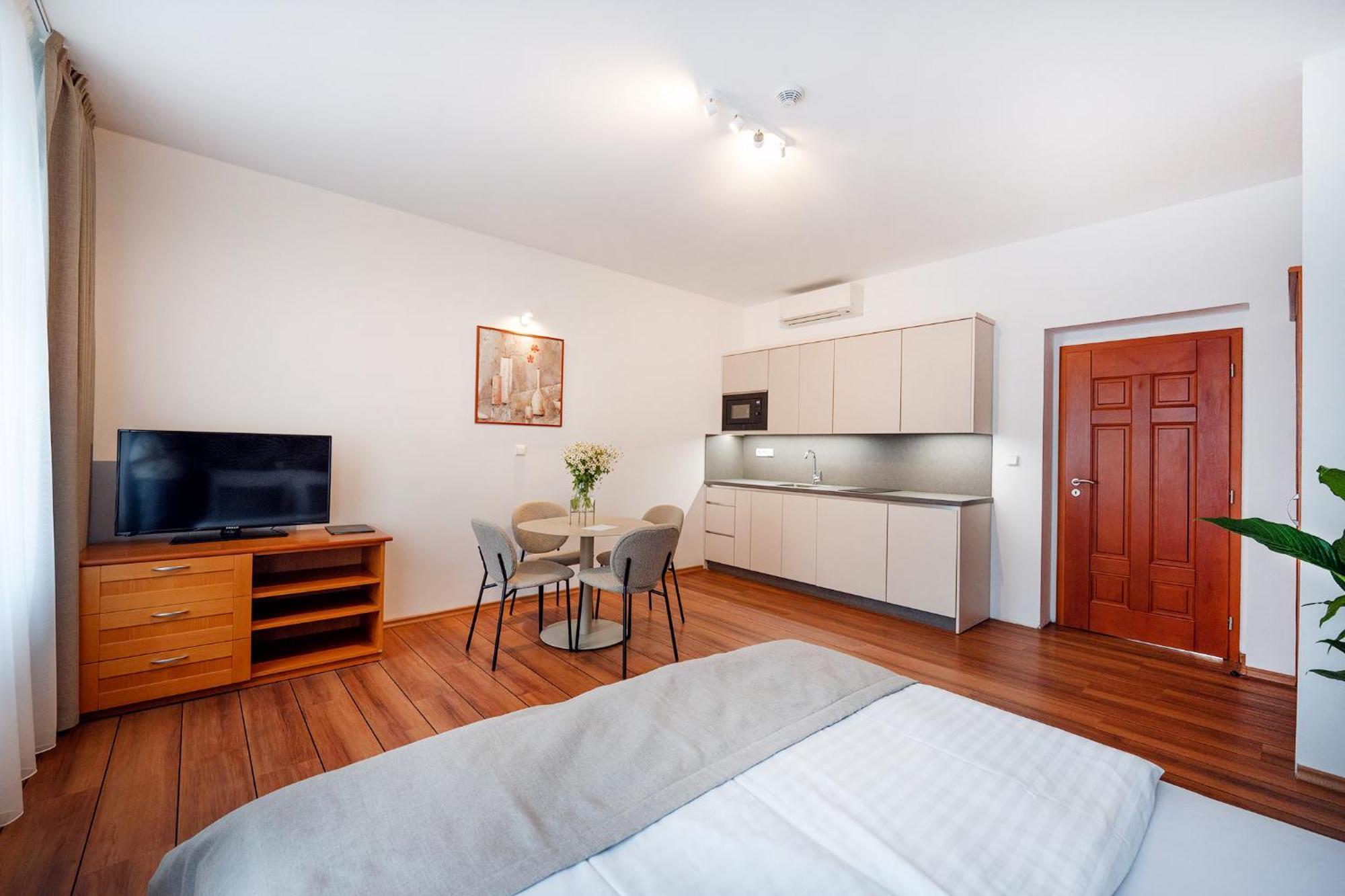 Andel Aparthotel 3*