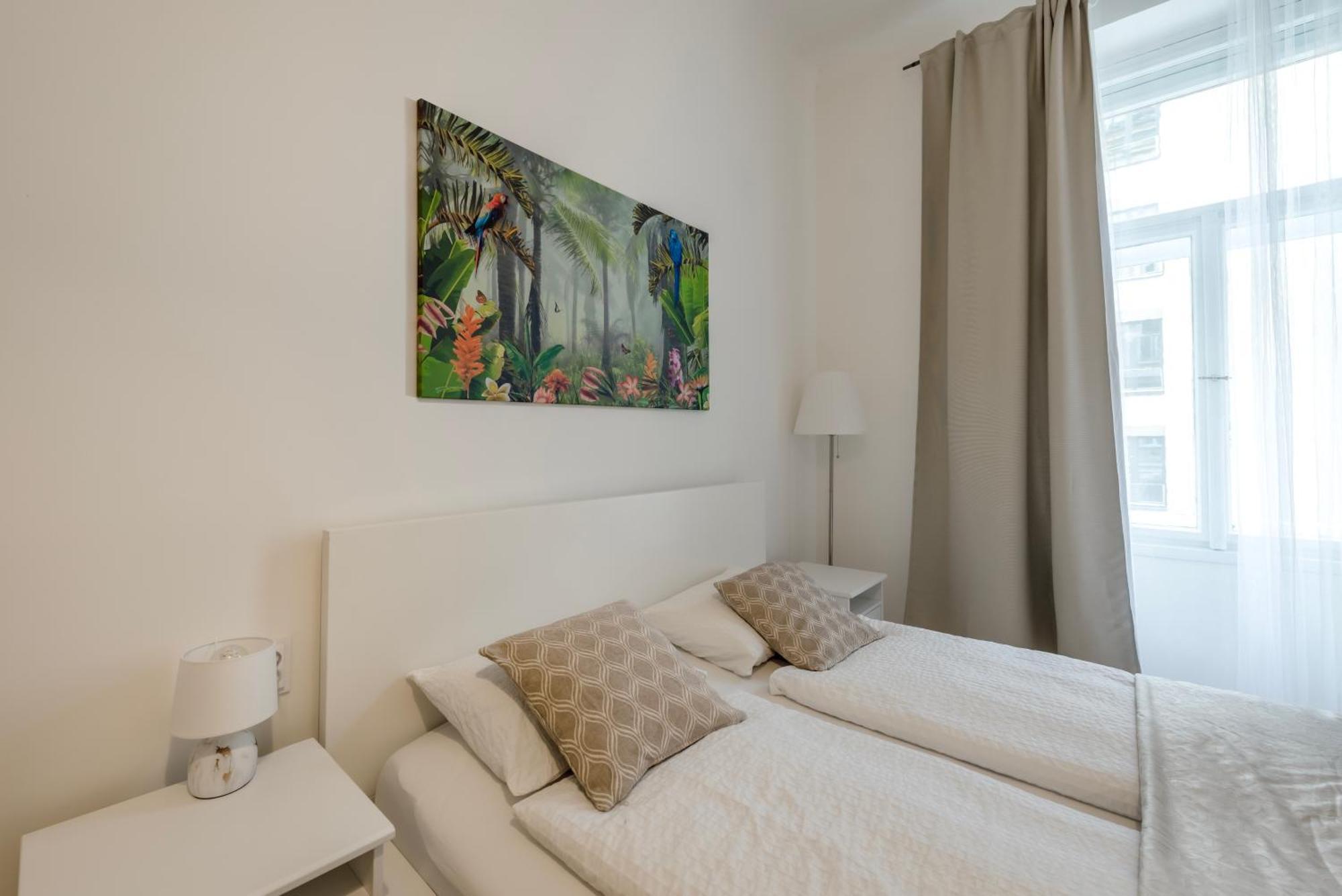 2bdr Pretty In The Local Area Of Apartment Prague