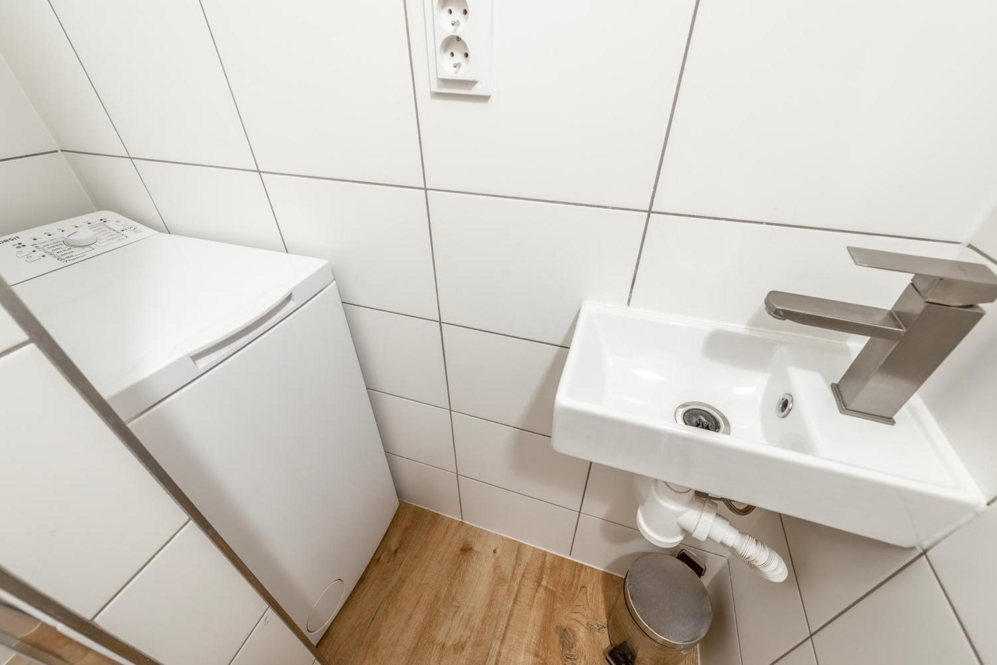 2bdr Pretty In The Local Area Of