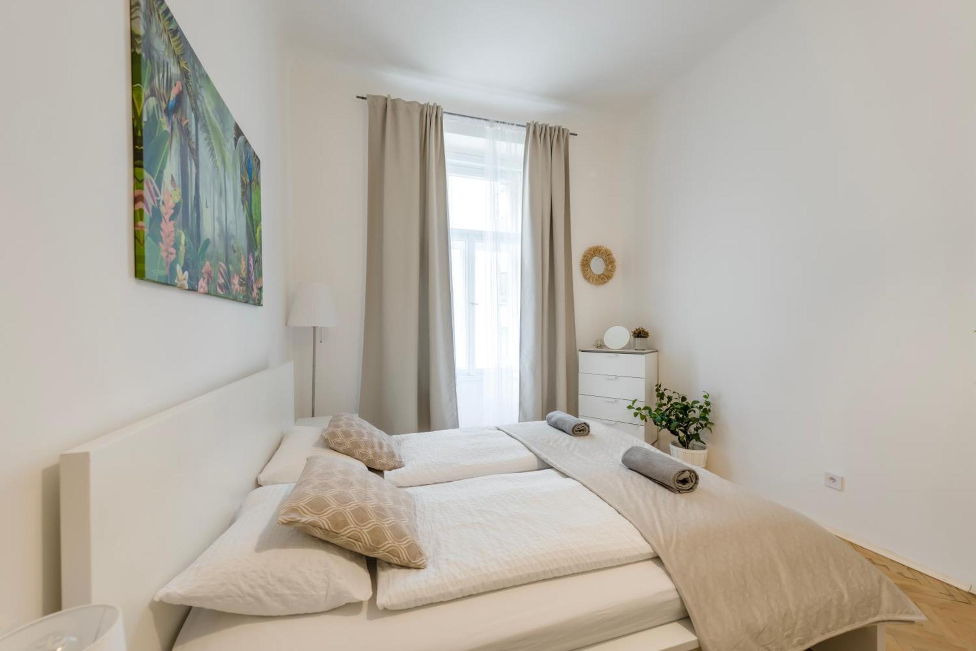 Apartment 2bdr Pretty In The Local Area Of Prague