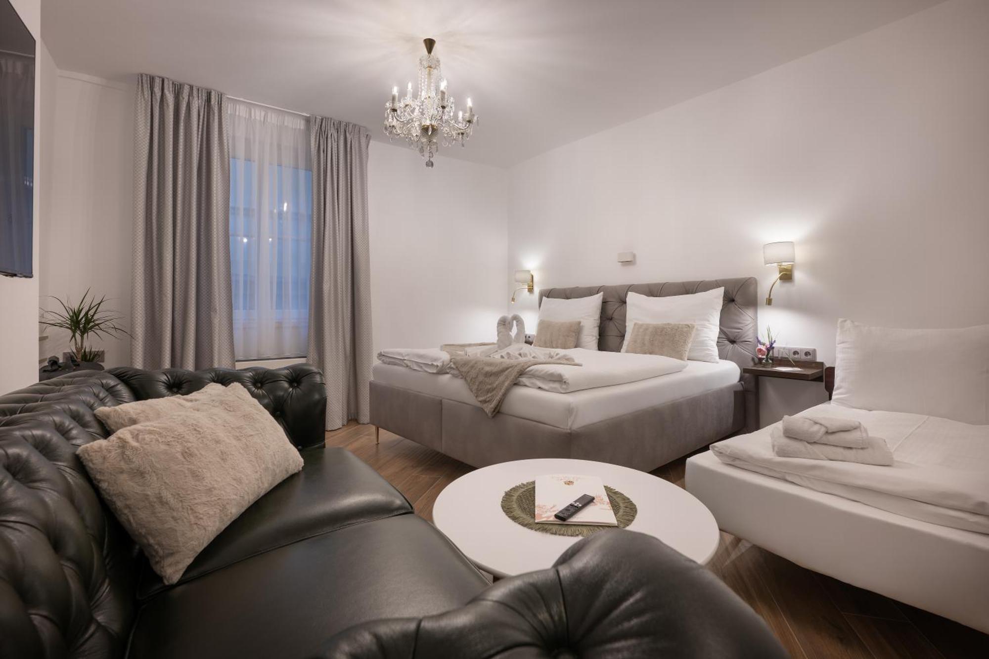 Kaiserstein Palace Apartment *