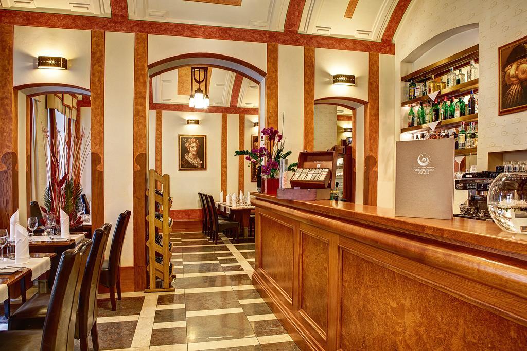 Majestic Plaza 4*