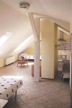 V Tunich Hostel