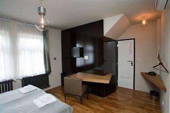 Otel Miss Sophie's New Town & Wellness