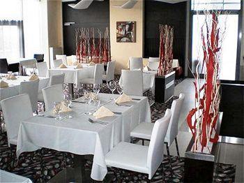 Airport By Ihg Hotel Prague