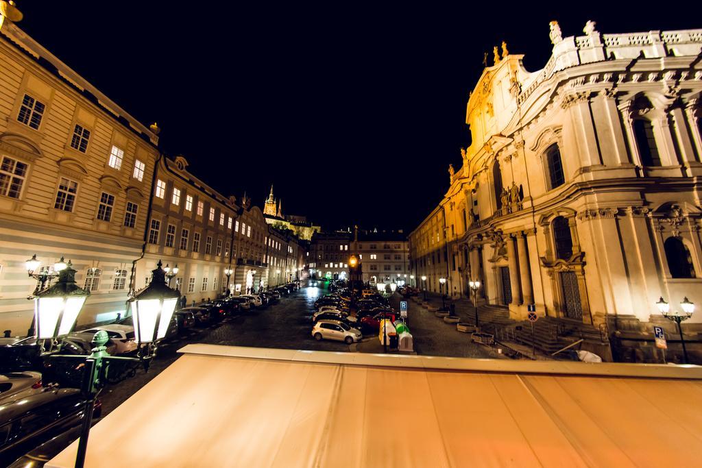 Three Golden Crowns Apartments Prague
