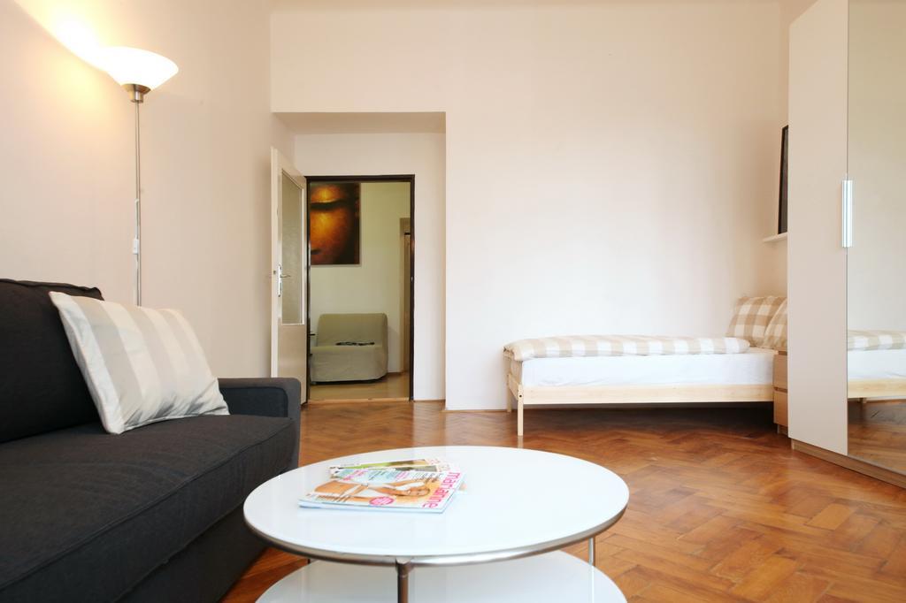 With 2 Bathrooms- 5 Minutes From Old Town - 102 M2 Prague