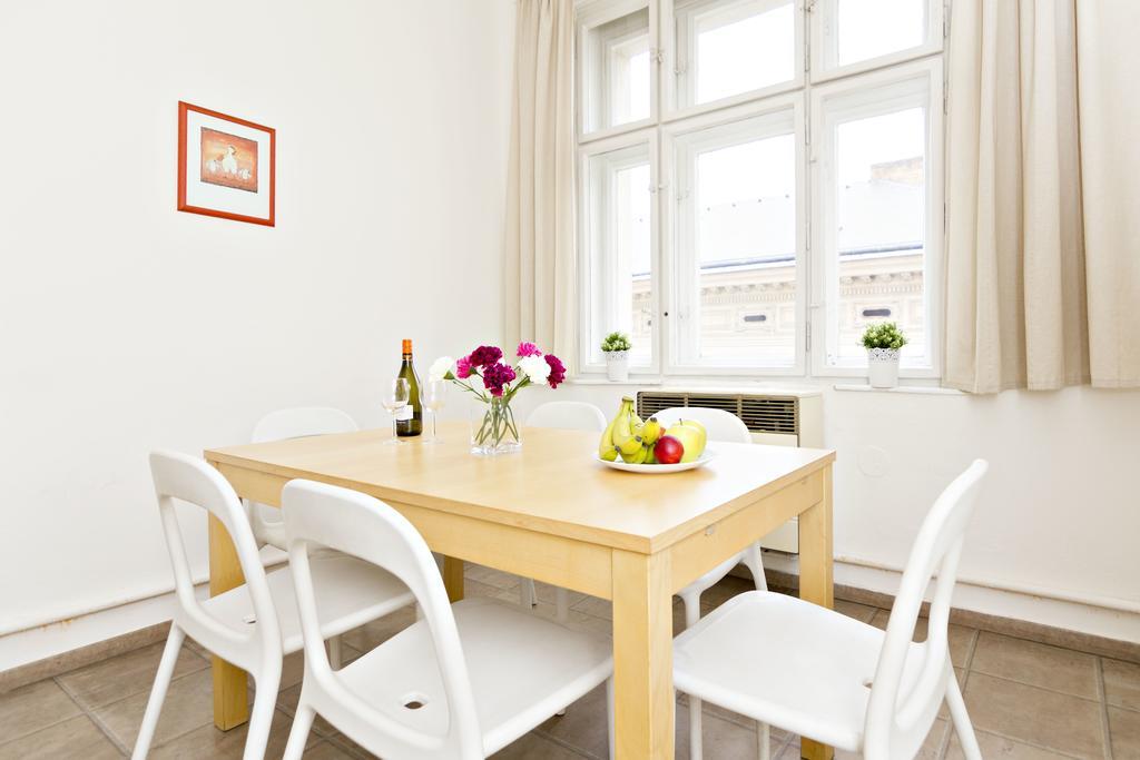 With 2 Bathrooms- 5 Minutes From Old Town - 102 M2 Prague