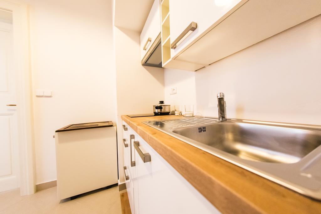 Aparthotel Three Golden Crowns Apartments 3*