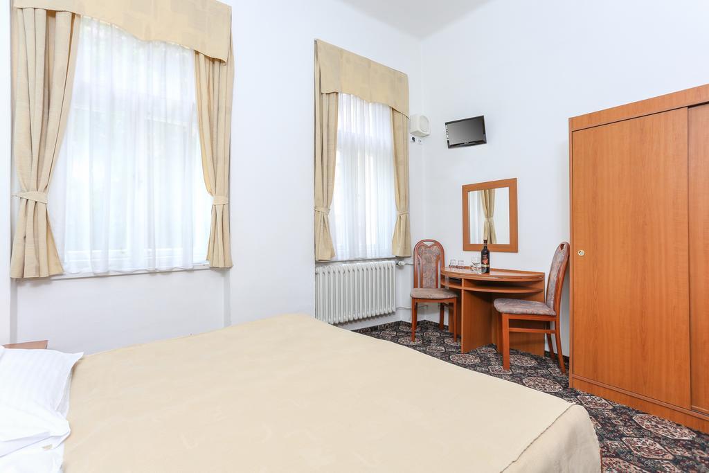 Club Otel 3*