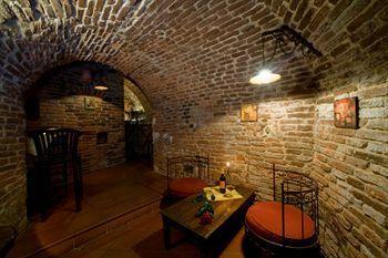 Cerny Slon Hotel
