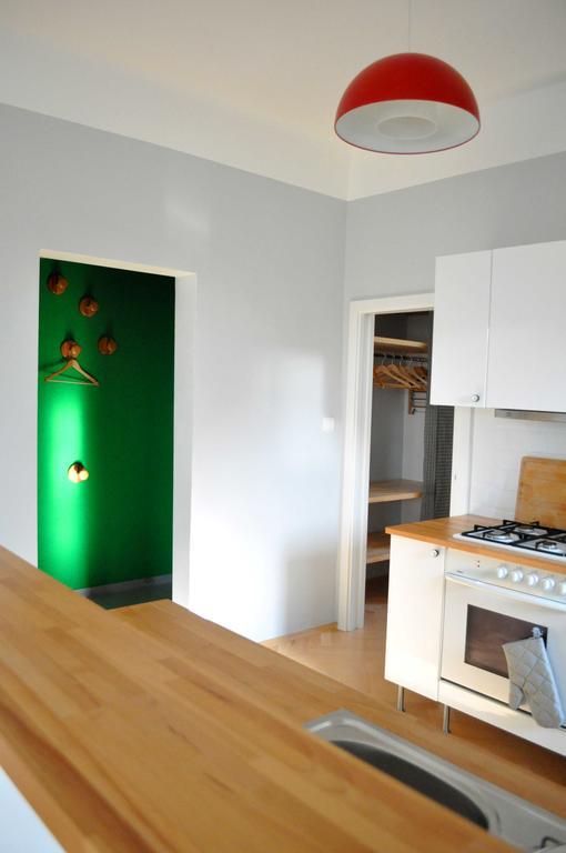 Central-modern-apartment *