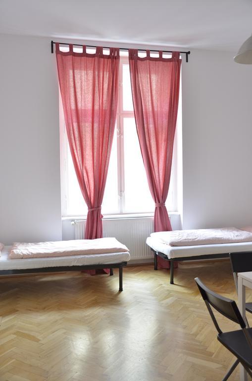 Jump In Hostel Prague